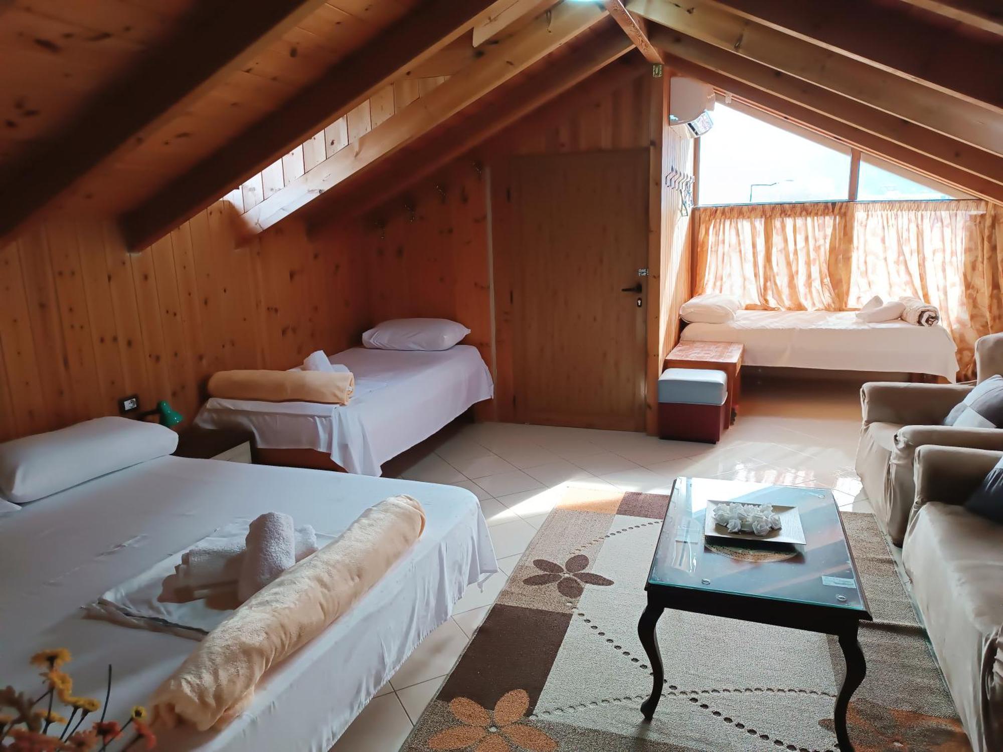 Guesthouse Eva Suite เบราท ภายนอก รูปภาพ