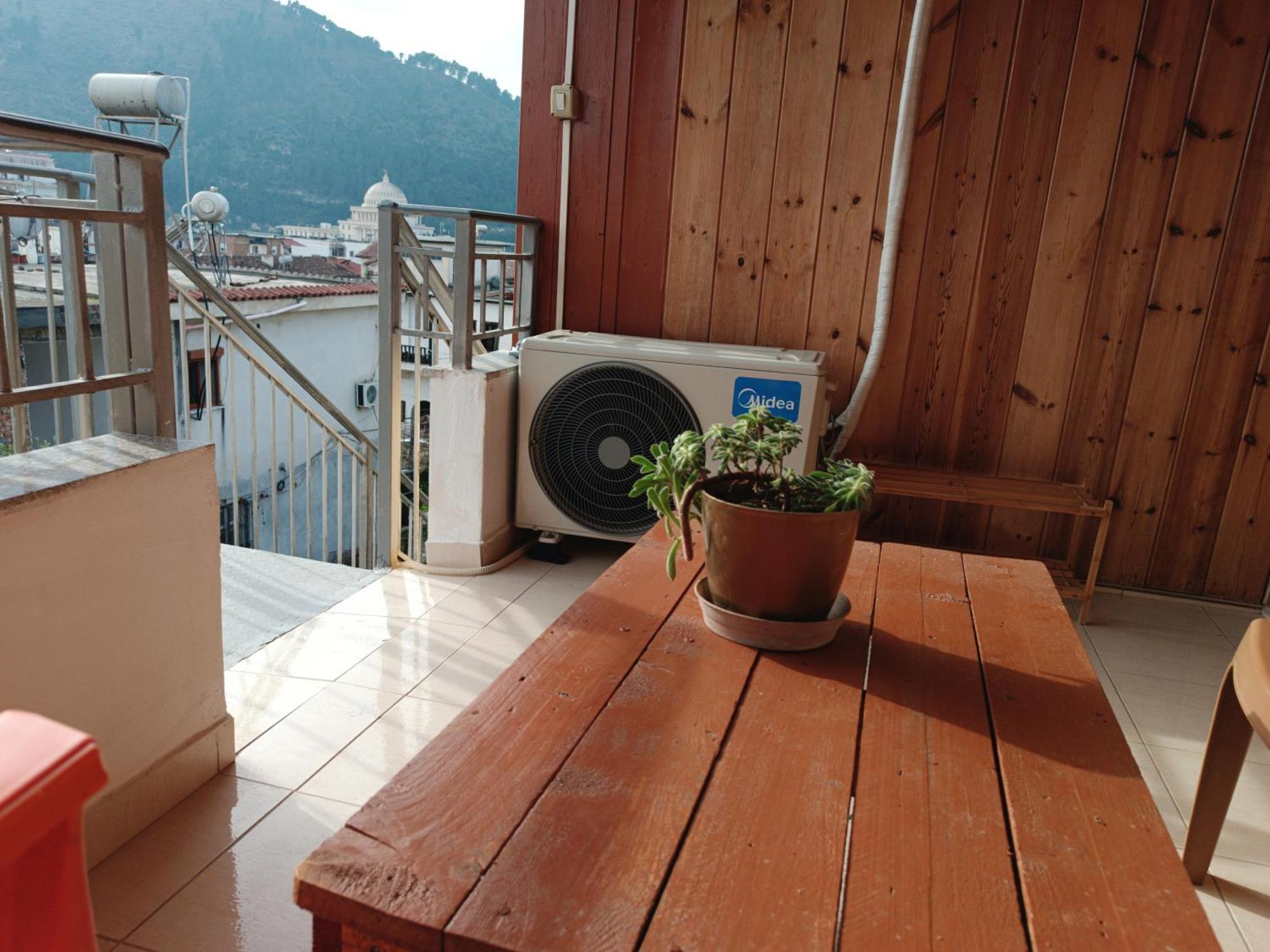 Guesthouse Eva Suite เบราท ภายนอก รูปภาพ